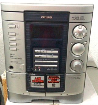 Cadena de música Aiwa con altavoces Kenwood