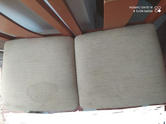 Dos sillas muy robustas para reciclar, renovar