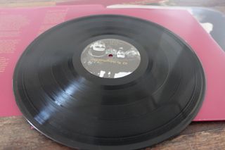 LP U2 ALBUM DISCO UNFORGETABLE FIRE 2009