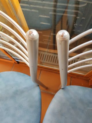 Pareja de sillas, metal, skay azul