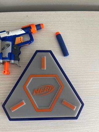 Diana y pistola nerf