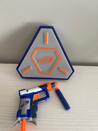 Diana y pistola nerf