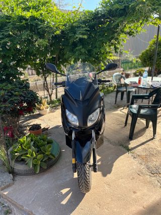 Yamaha x Max 125 año 2011