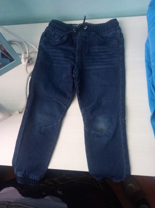 4 pantalones vaqueros 3 a 4 años azul marron
