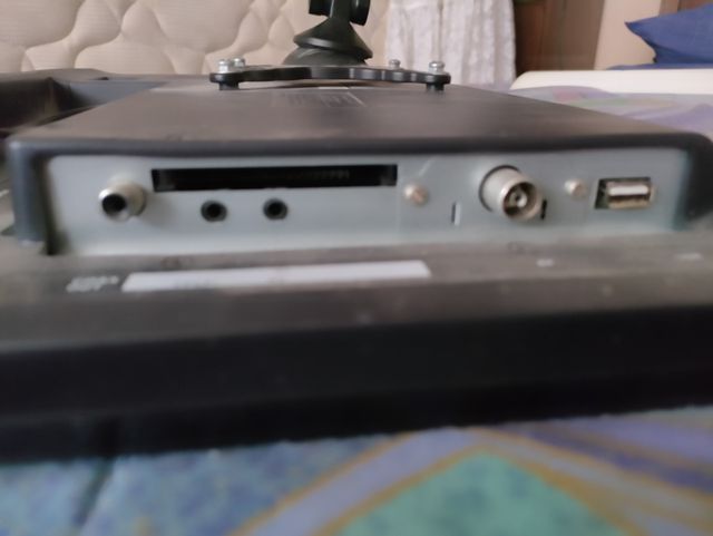 pantalla TV plana + brazo extensible