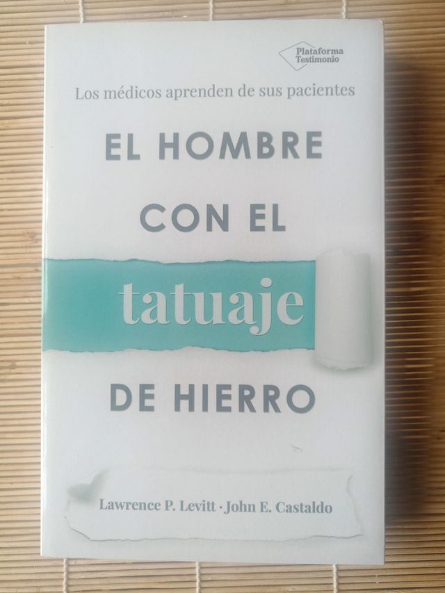 El hombre con el tatuaje de hierro