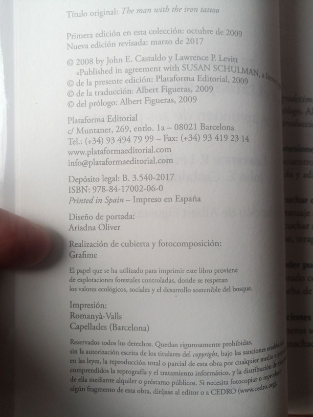 El hombre con el tatuaje de hierro