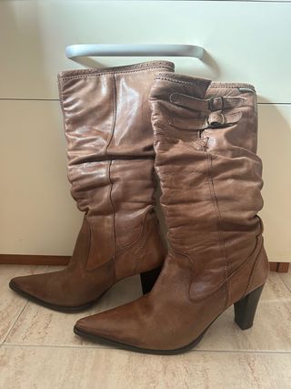 Botas altas cowboy de tacón de Mustang