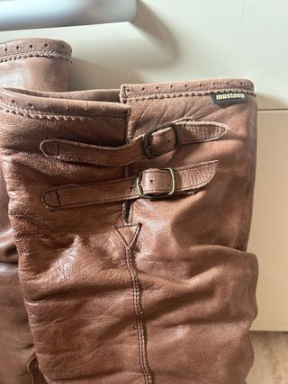 Botas altas cowboy de tacón de Mustang