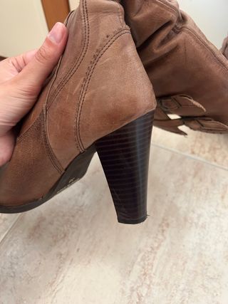 Botas altas cowboy de tacón de Mustang