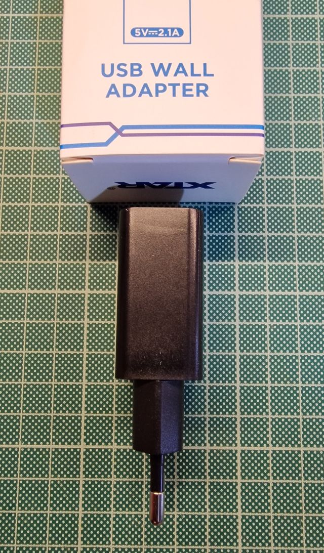 Cargador Pared 125/220v Xtar usb Salida 5.0v 2.1A