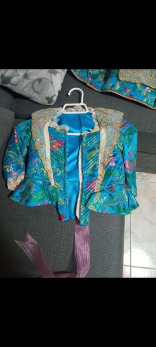 Traje de fallera, con corpiño de 3-4 años