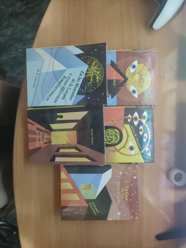 Collezione di letteratura horror e fantasy