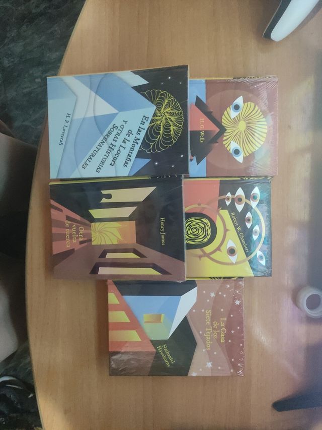 Collezione di letteratura horror e fantasy