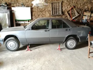 Mercedes-Benz Clase E 1990