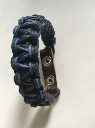 PULSERA DE CUERO Y CUERDA TRENZADA