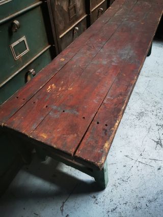 banco de madera antiguo.