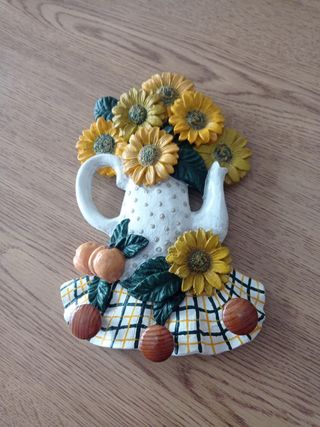 Perchero para los paños de cocina. pintado a mano