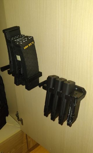 Portacargadores específicos para pared..