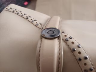 Bolso de piel Beige marca Hugo BOSS para chica