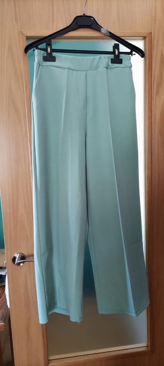 traje pantalón y chaqueta