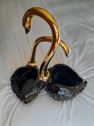 Cisne de oro y ceramica