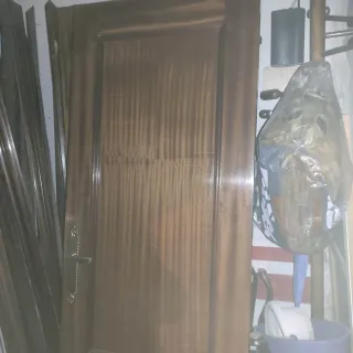 Última puerta de madera sapelly con espejo