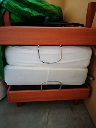 Vendo 2 camas articuladas con muy poco uso.