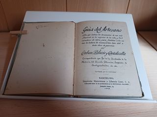 libro muy antiguo.