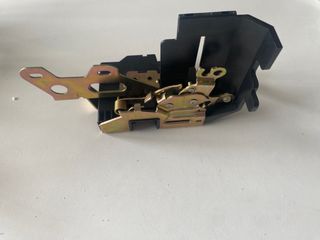 CERRADURA PUERTA DELANTERA DCHA BMW E30