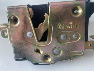 CERRADURA PUERTA DELANTERA DCHA BMW E30