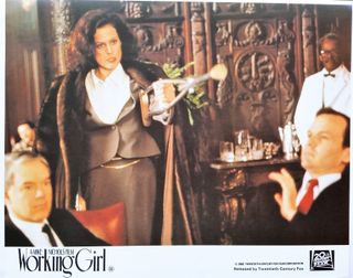 8 FOTOS PELICULA ARMAS DE MUJER