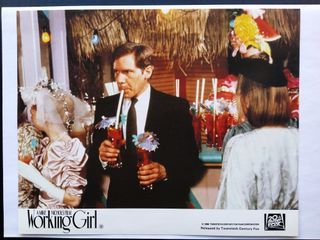 8 FOTOS PELICULA ARMAS DE MUJER