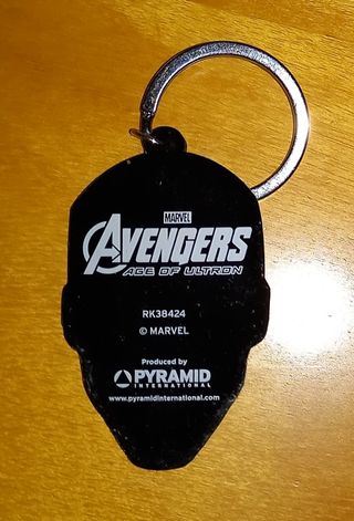 Lote 8 llaveros: Vision, Predator, Thanos..