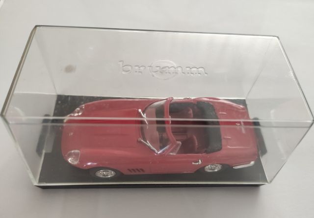 Miniatura Ferrari - Escala 1:43 - Marca Brumm