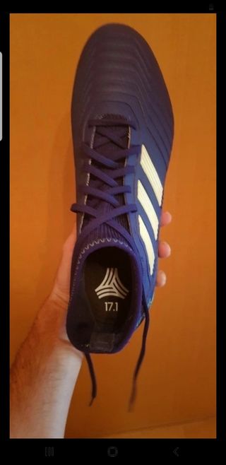 Pelota Firmada y botas de fútbol de David Aganzo