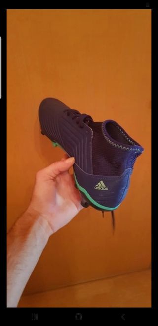 Pelota Firmada y botas de fútbol de David Aganzo