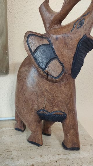 ANTIGUO ELEFANTE DE MADERA MACIZA