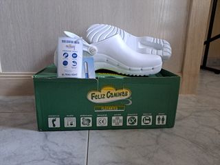 ZUECOS FLOTANTES (FELIZ CAMINAR)