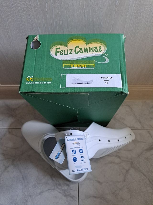ZUECOS FLOTANTES (FELIZ CAMINAR)