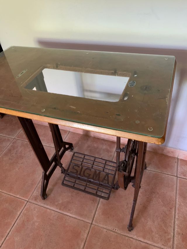 Mesa máquina de coser