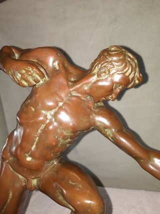 Figura de bronce 