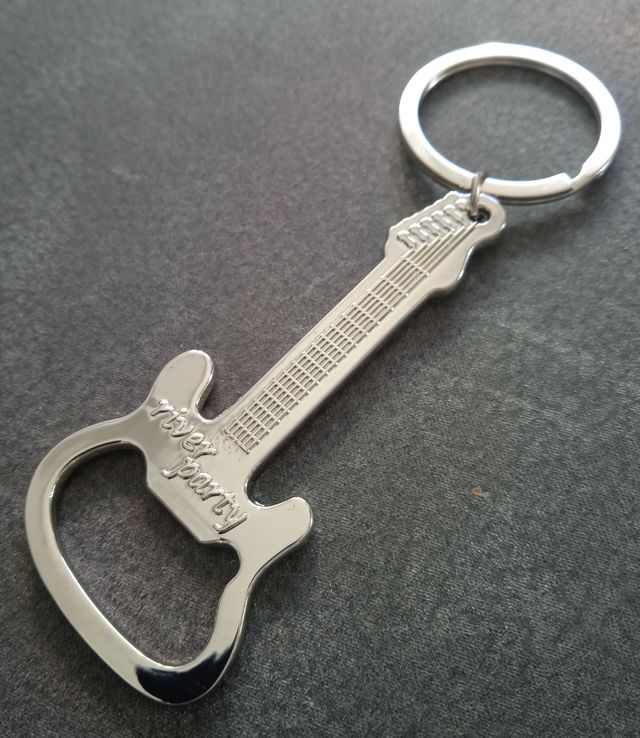 Llavero guitarra-abridor NUEVO