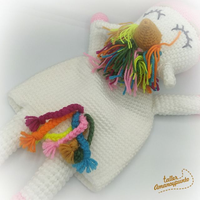 Guarda pijama y cojín, artesanal (x pedido)