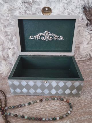 Caja de madera decorada