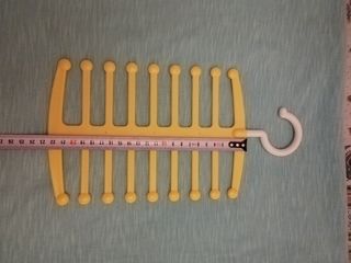 Percha de plastico para foulares