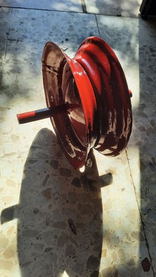 Rueda de carretilla antigua