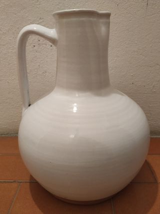 Jarrón de cerámica blanco
