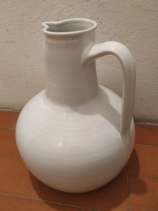 Jarrón de cerámica blanco