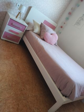 Cama juvenil. Juego de dos camas